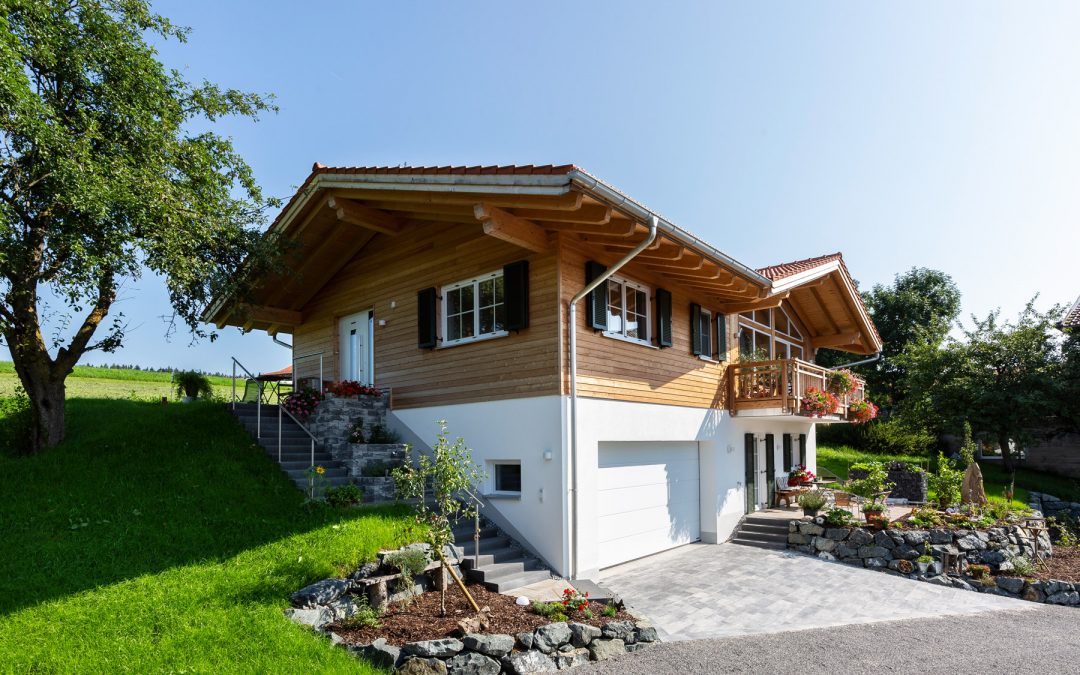 Ein Holzhaus mit besten Aussichten