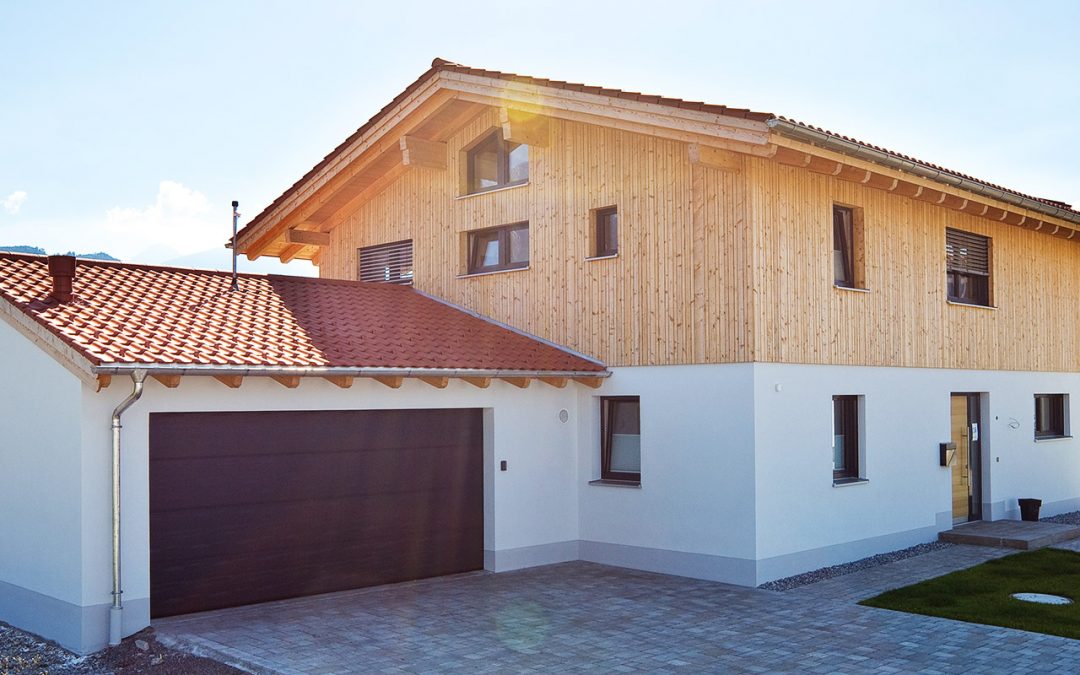 Schlüsselfertiges Einfamilienhaus in Holzbauweise und KfW 40 Effizienzhaus