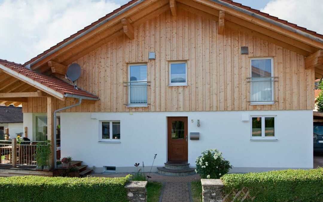 Komplettsanierung, Anbau und Aufstockung in Holzbauweise