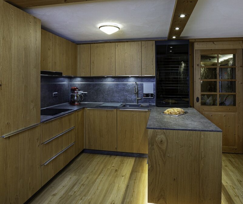 Trendige Holzküche