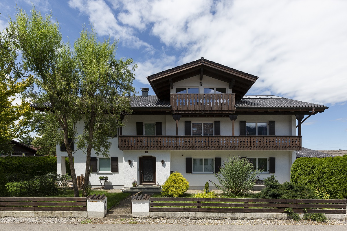 Dachsanierung mit Gaube, Schwangau Aussenansicht 2