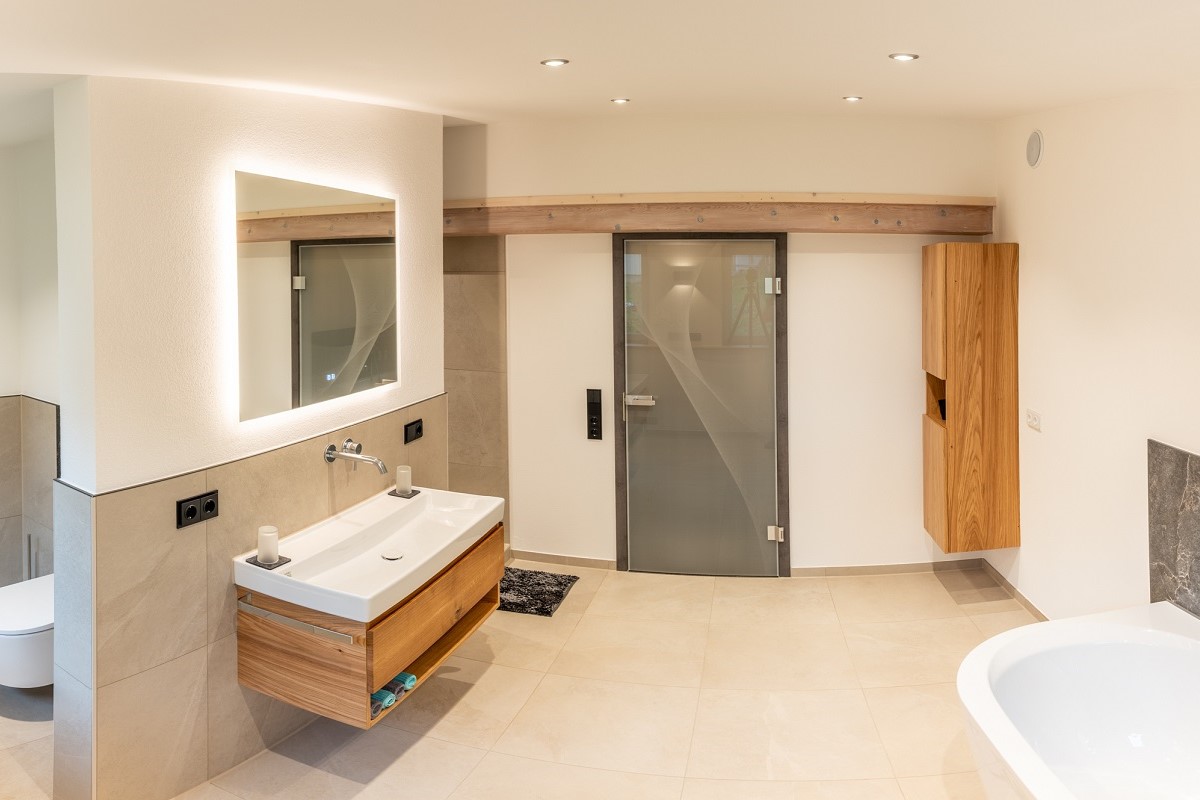 Aussenansicht Haus mit neuem Dachquergiebel