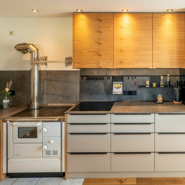 Moderne Küche kombiniert mit klassischen Elementen